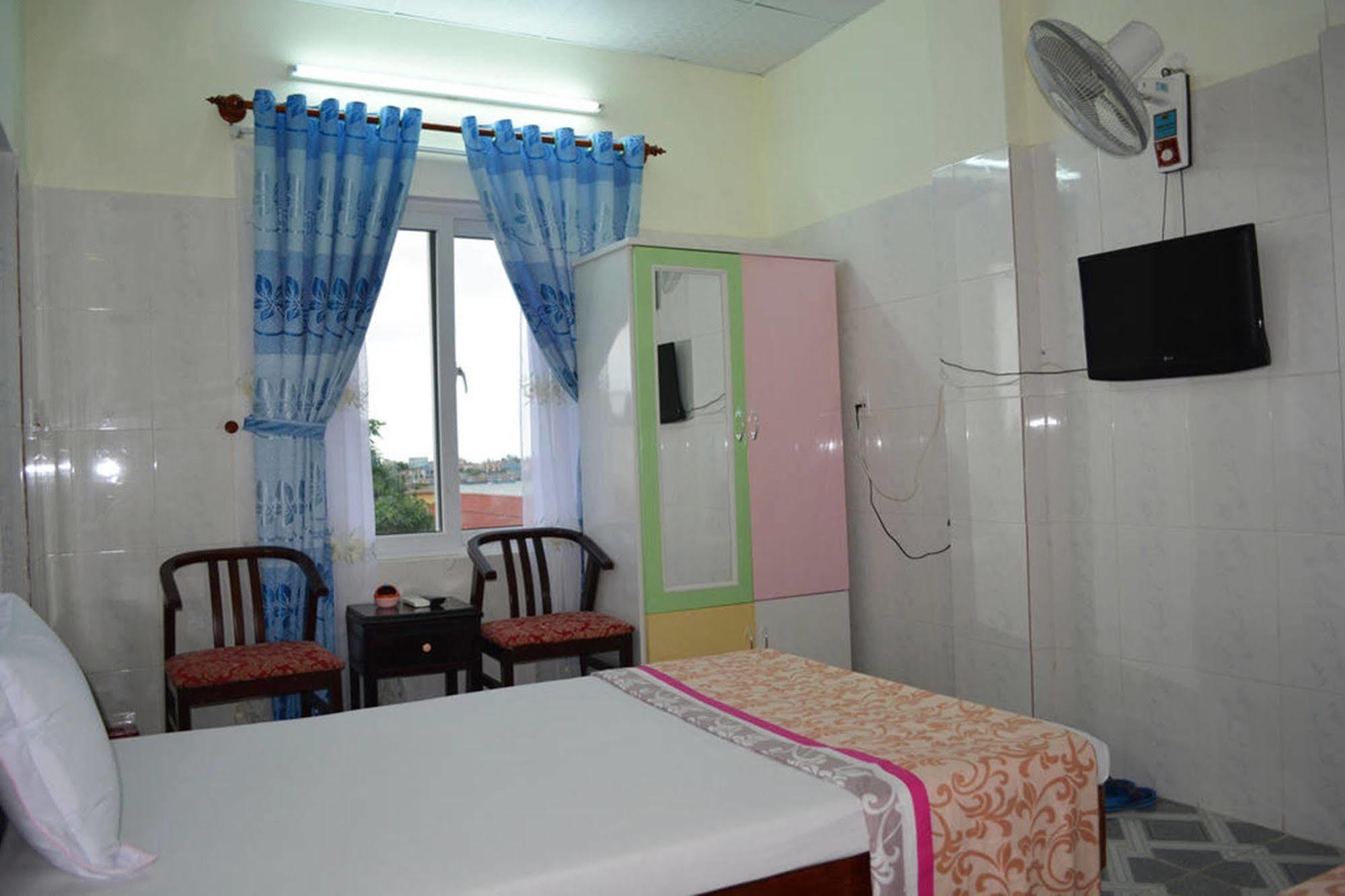 Anh Linh 1 Hotel Dong Hoi Extérieur photo