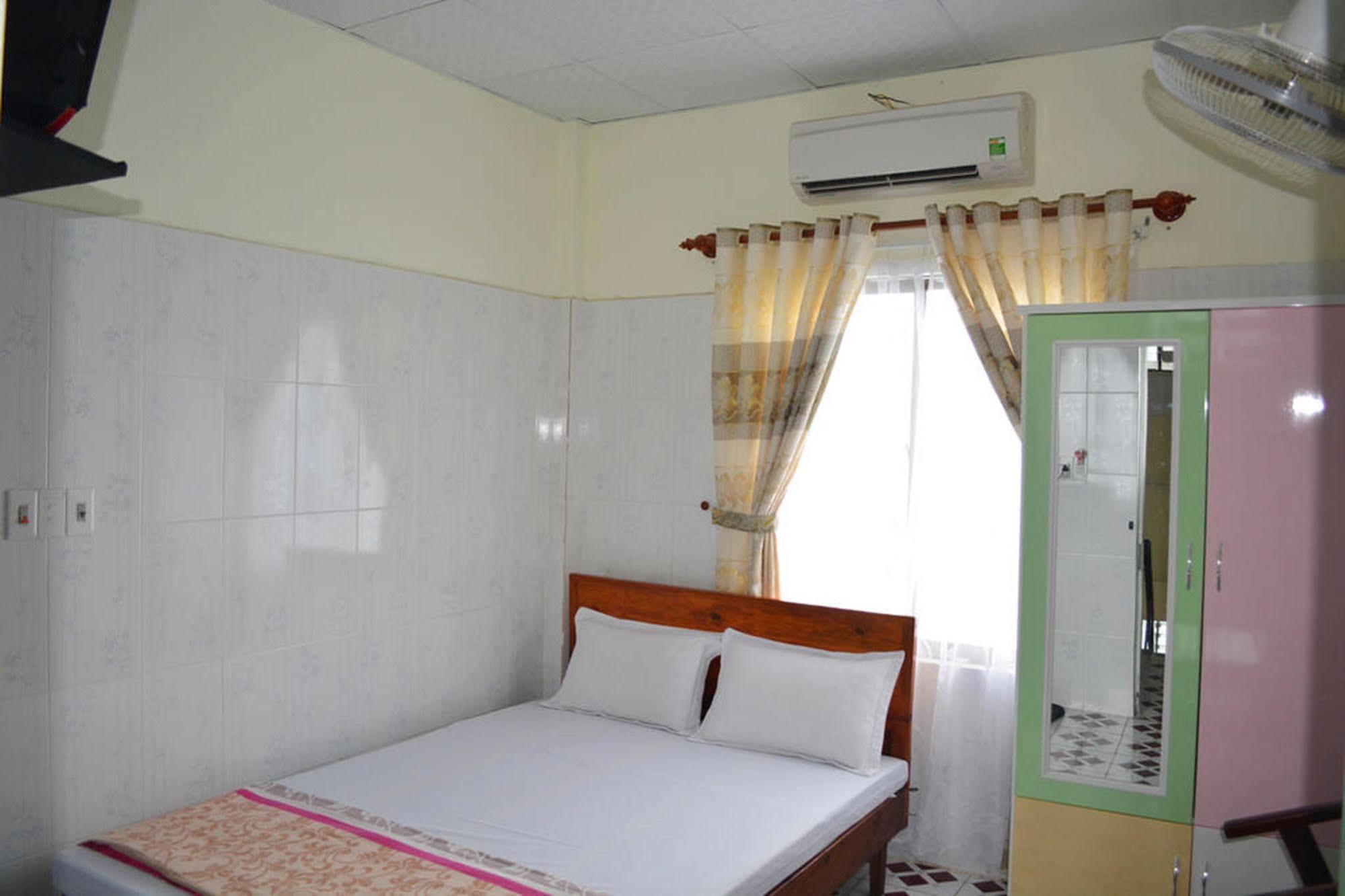 Anh Linh 1 Hotel Dong Hoi Extérieur photo